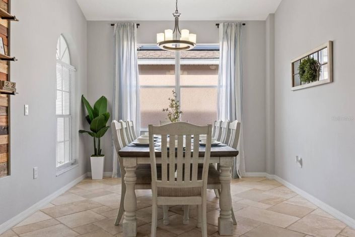 Image No.16-5 Bed House for sale