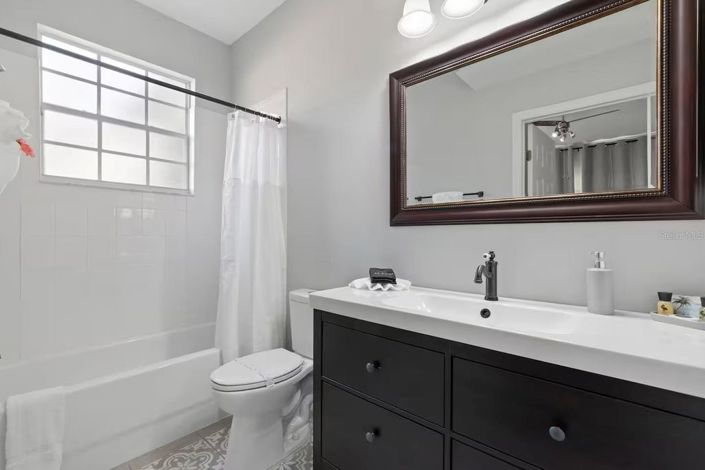 Image No.31-5 Bed House for sale