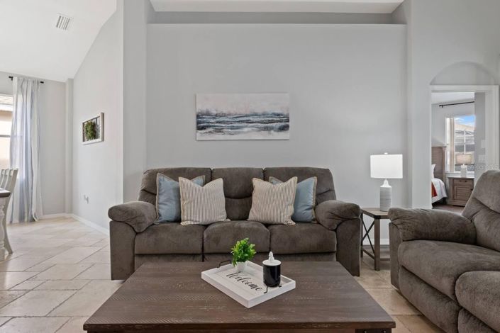 Image No.7-5 Bed House for sale