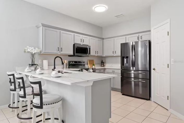 Image No.9-5 Bed House for sale