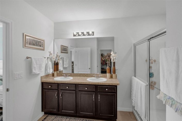 Image No.15-4 Bed House for sale