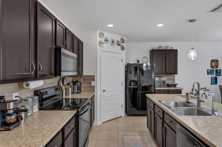 Image No.6-4 Bed House for sale