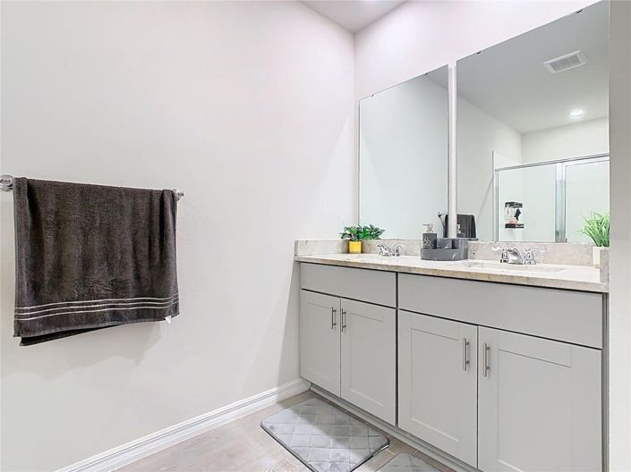 Image No.14-3 Bed House for sale