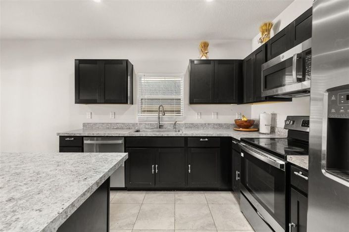 Image No.12-3 Bed House for sale