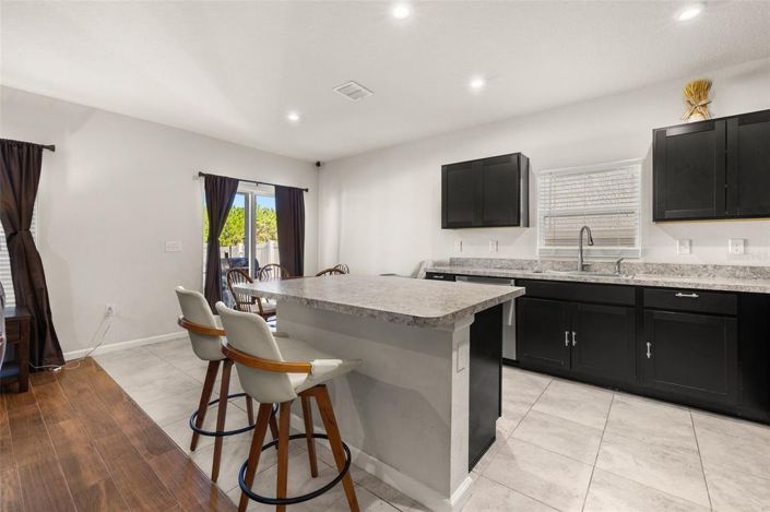 Image No.9-3 Bed House for sale