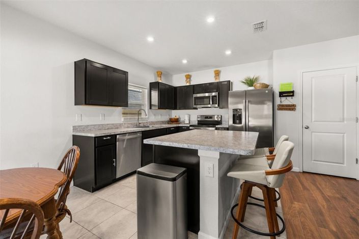 Image No.10-3 Bed House for sale