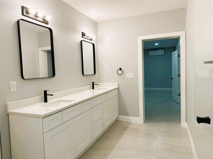 Image No.34-4 Bed House for sale