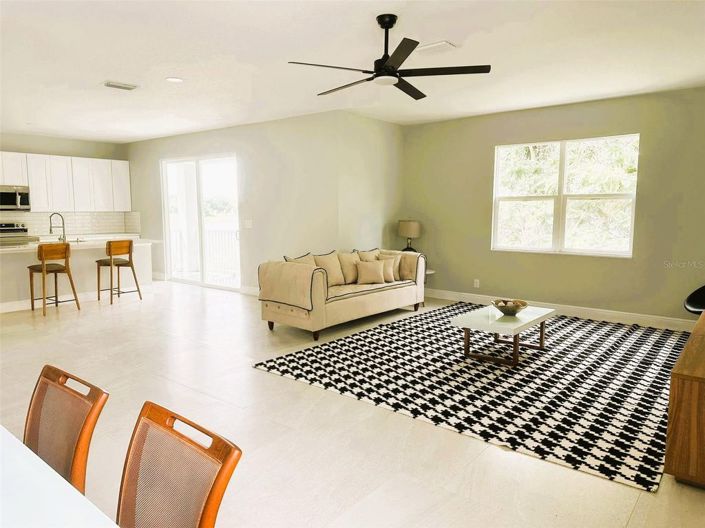 Image No.8-4 Bed House for sale