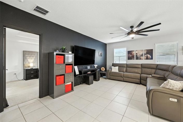 Image No.12-3 Bed House for sale