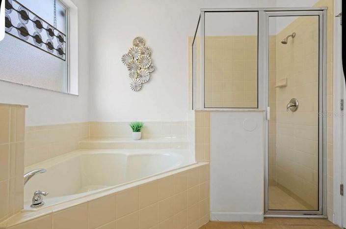 Image No.33-6 Bed House for sale