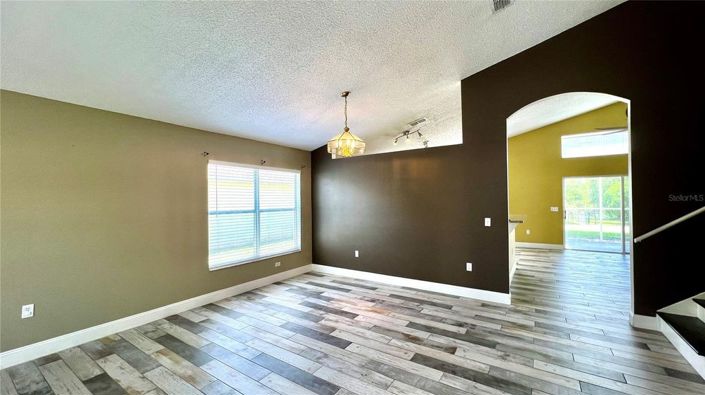 Image No.11-4 Bed House for sale