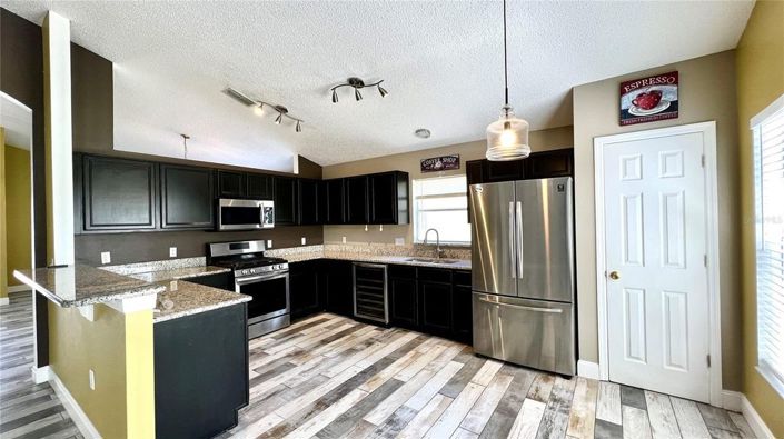 Image No.16-4 Bed House for sale