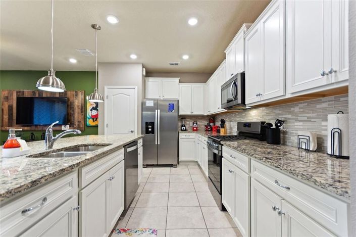 Image No.11-5 Bed Townhouse for sale