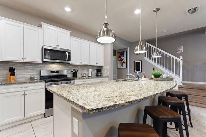 Image No.14-5 Bed Townhouse for sale