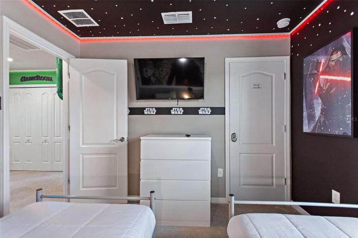 Image No.28-5 Bed Townhouse for sale