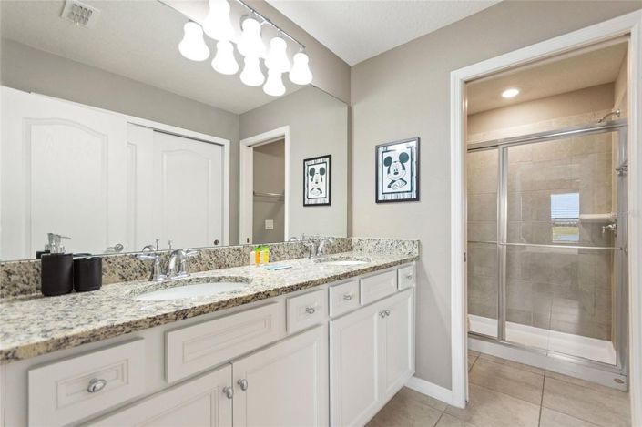 Image No.40-5 Bed Townhouse for sale