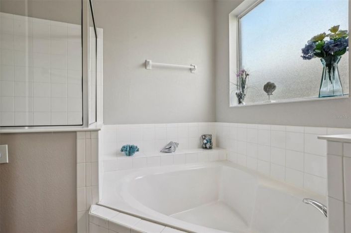 Image No.34-6 Bed House for sale