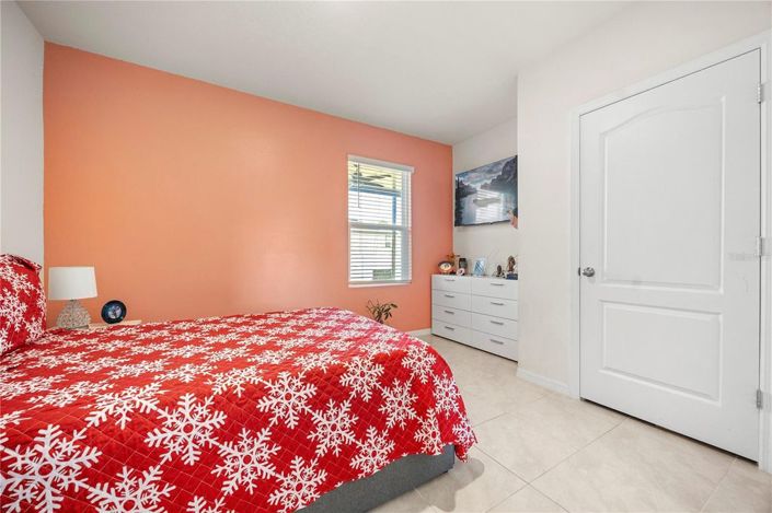 Image No.17-5 Bed House for sale