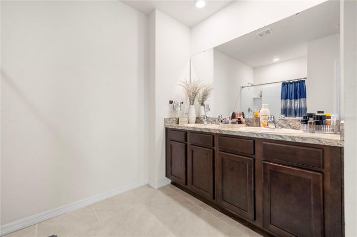 Image No.29-5 Bed House for sale