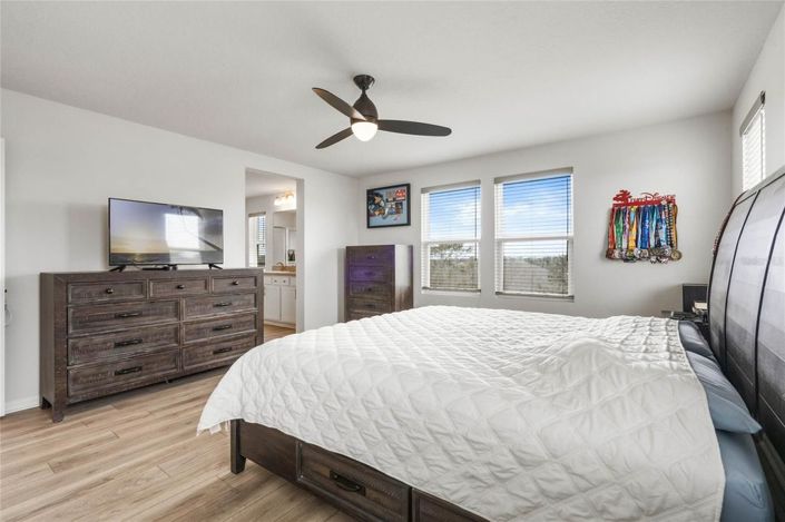 Image No.18-4 Bed House for sale