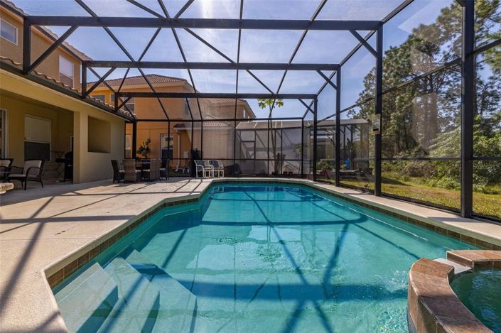 Image No.9-5 Bed House for sale