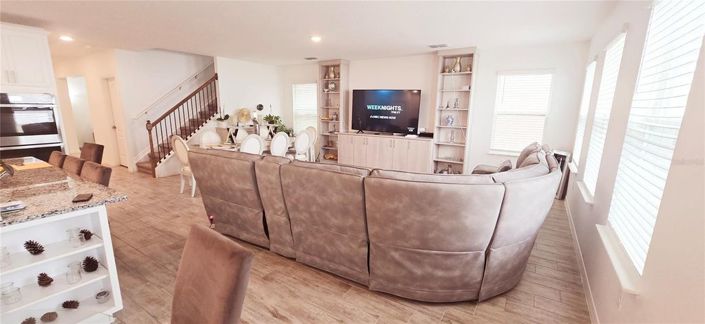 Image No.5-5 Bed House for sale