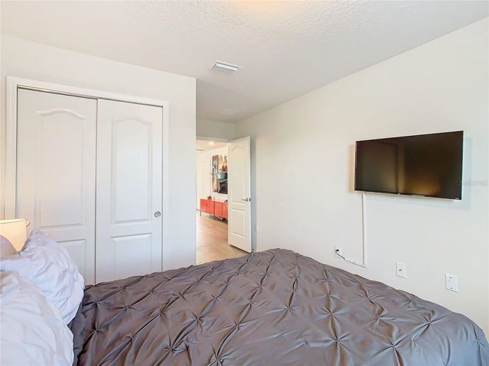 Image No.12-5 Bed Townhouse for sale