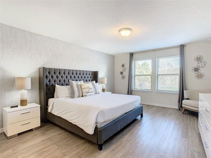 Image No.23-5 Bed Townhouse for sale