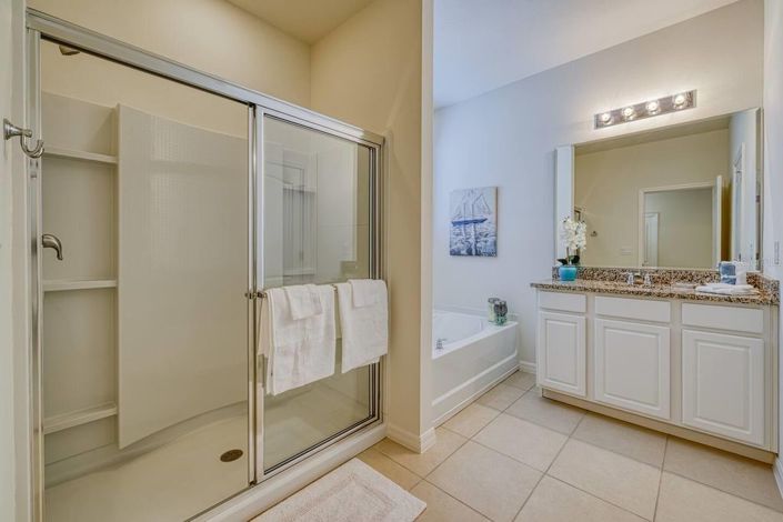 Image No.25-6 Bed House for sale