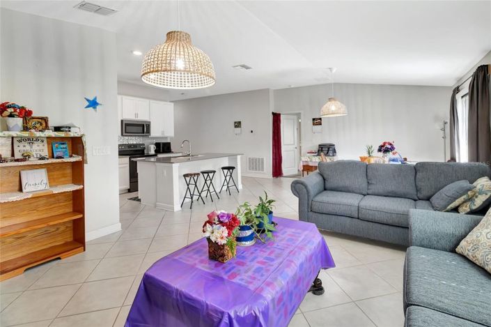 Image No.19-3 Bed House for sale