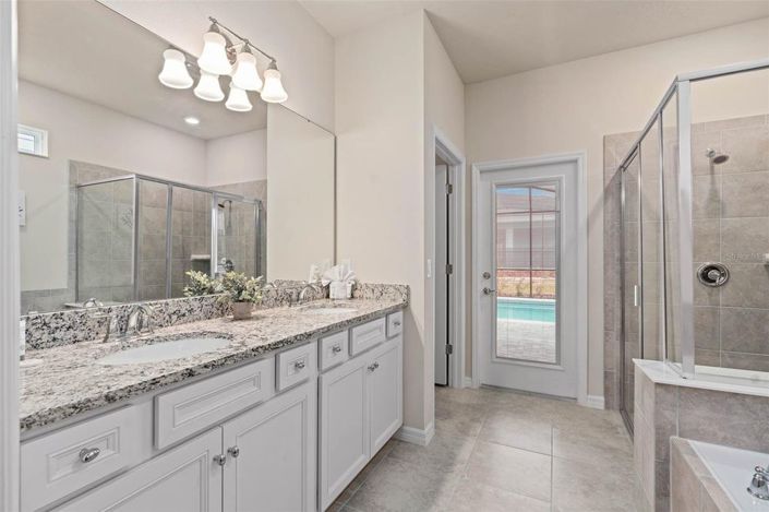 Image No.17-7 Bed House for sale