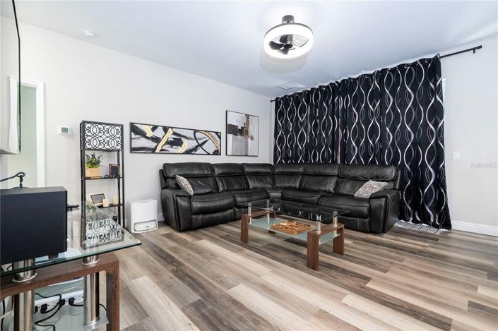 Image No.26-7 Bed House for sale