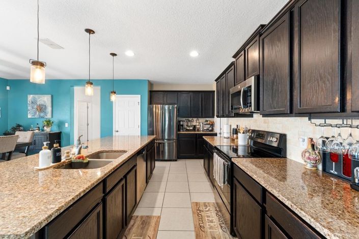 Image No.11-5 Bed House for sale