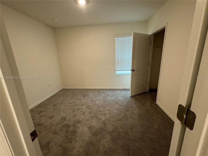 Image No.11-3 Bed House for sale