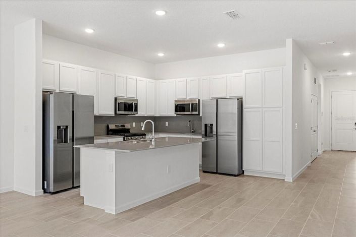 Image No.13-12 Bed House for sale