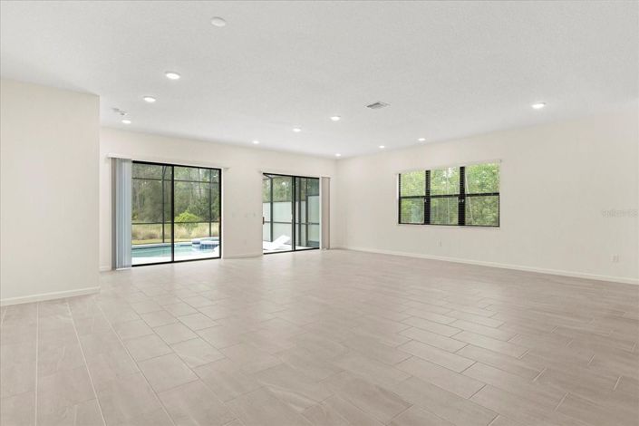 Image No.19-12 Bed House for sale