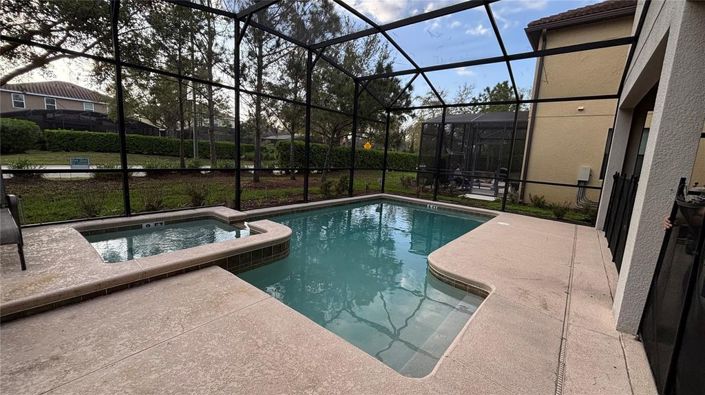 Image No.8-6 Bed House for sale