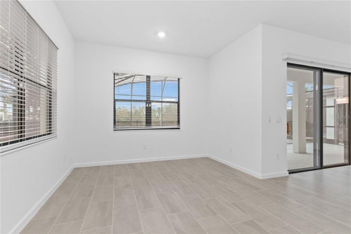 Image No.15-5 Bed House for sale