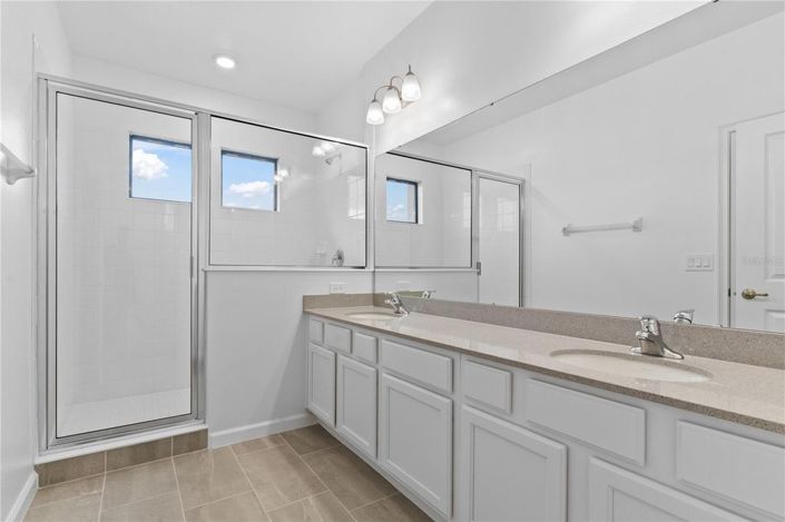 Image No.37-5 Bed House for sale