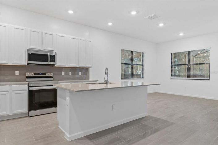 Image No.6-5 Bed House for sale