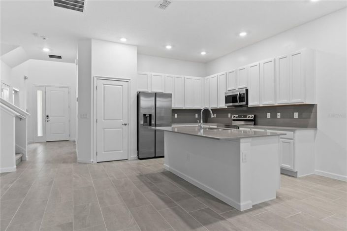 Image No.9-5 Bed House for sale