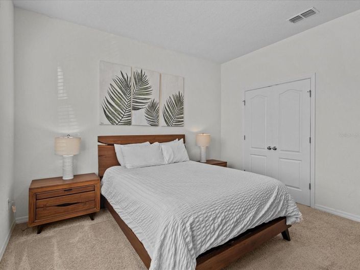 Image No.17-6 Bed House for sale