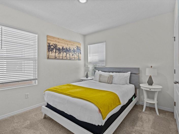 Image No.30-6 Bed House for sale