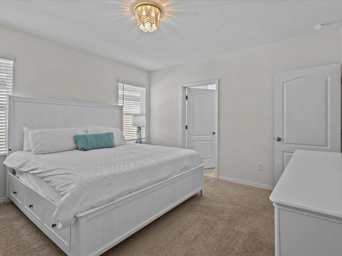 Image No.36-6 Bed House for sale