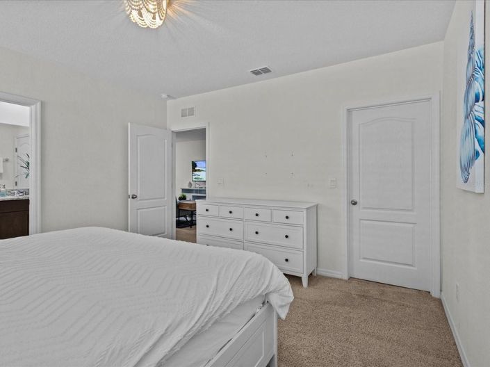 Image No.37-6 Bed House for sale