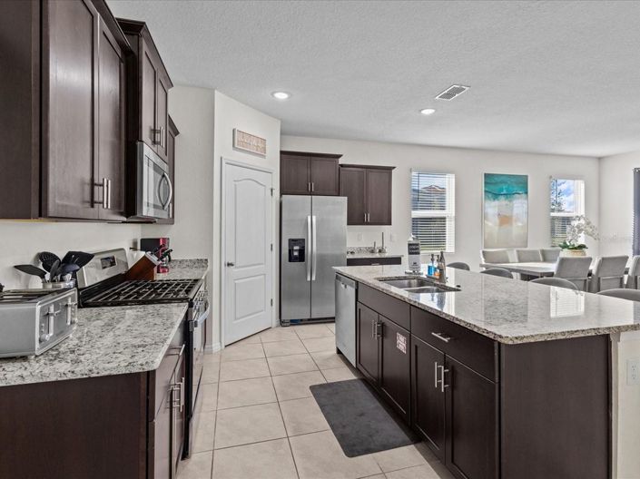 Image No.10-6 Bed House for sale