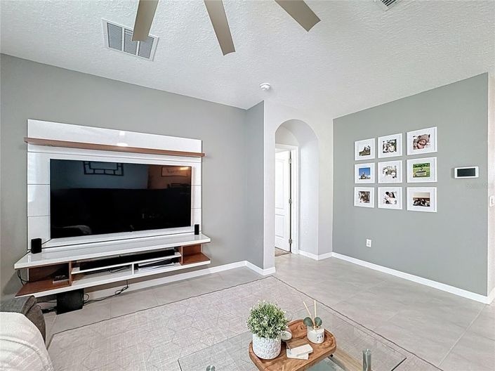 Image No.8-4 Bed House for sale