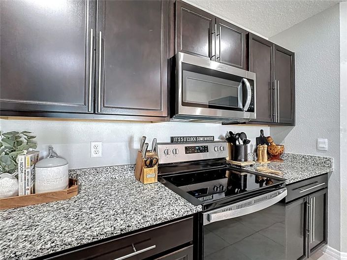 Image No.10-4 Bed House for sale