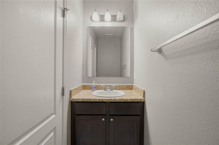 Image No.18-3 Bed Townhouse for sale