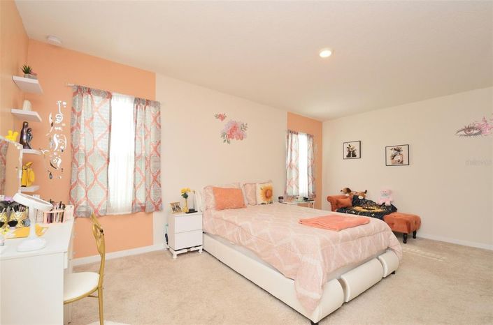 Image No.20-5 Bed House for sale